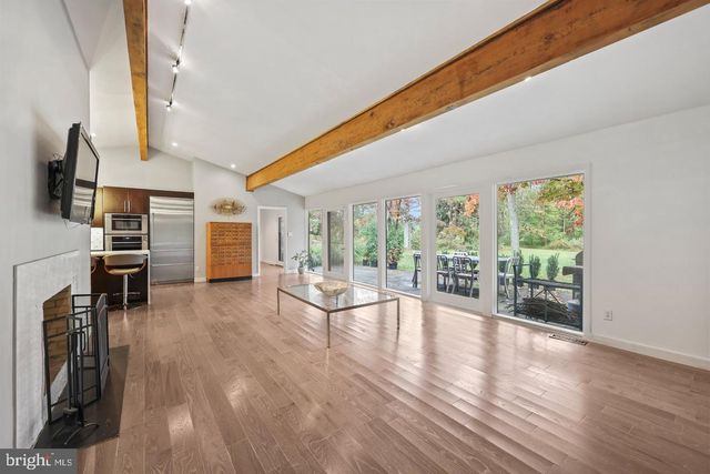 1004 MERCER RD, Princeton, NJ 08540