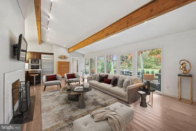 1004 MERCER RD, Princeton, NJ 08540