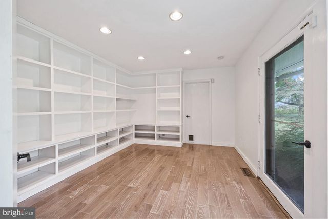 1004 MERCER RD, Princeton, NJ 08540