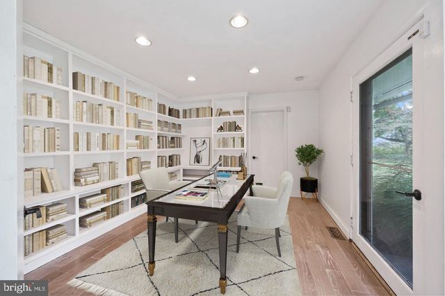 1004 MERCER RD, Princeton, NJ 08540