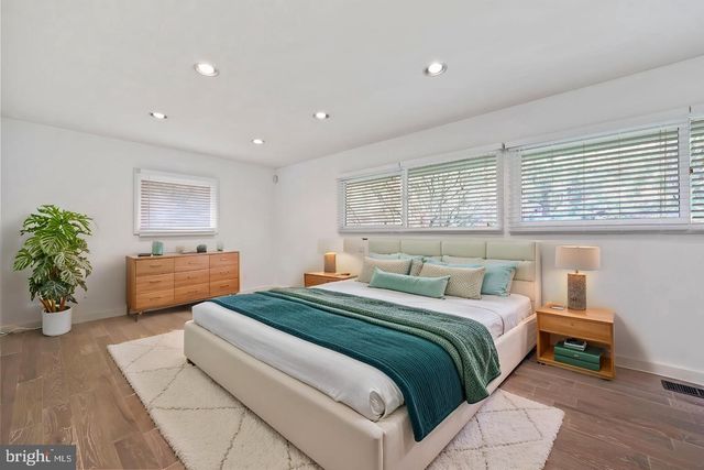 1004 MERCER RD, Princeton, NJ 08540
