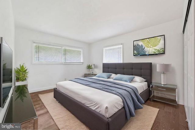 1004 MERCER RD, Princeton, NJ 08540