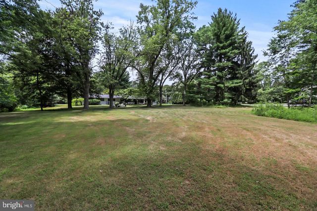 1004 MERCER RD, Princeton, NJ 08540