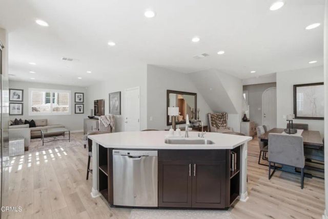 687 Sage Brook Court, Camarillo, CA 93010