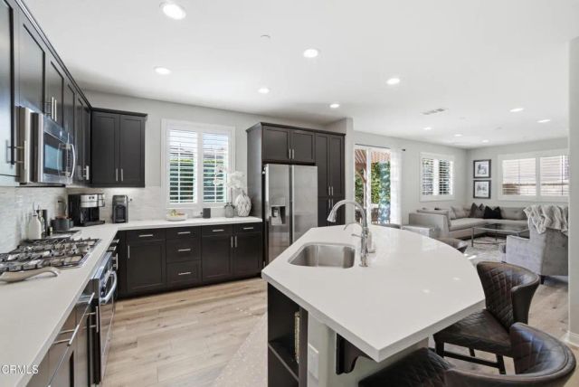 687 Sage Brook Court, Camarillo, CA 93010