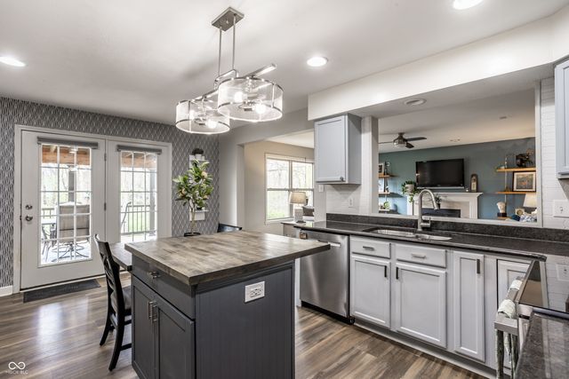 8625 Providence Drive, Fishers, IN 46038