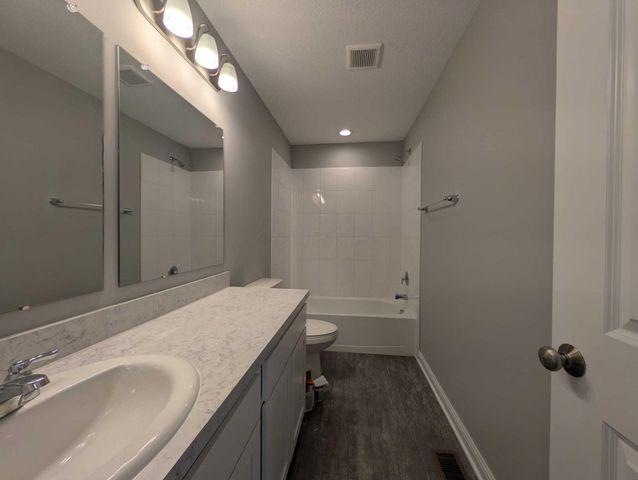 800 Avebury Drive, Pickerington, OH 43147