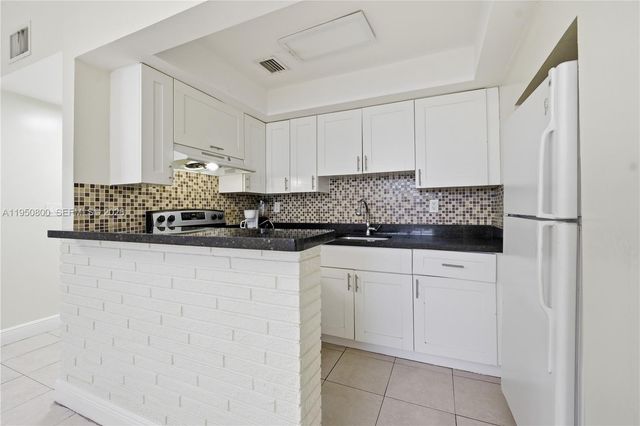 1731 NW 26th Ave, Fort Lauderdale, FL 33311