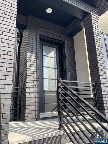 526 Glen Avenue A, Palisades Park, NJ 07650