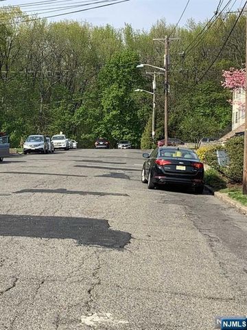 526 Glen Avenue A, Palisades Park, NJ 07650