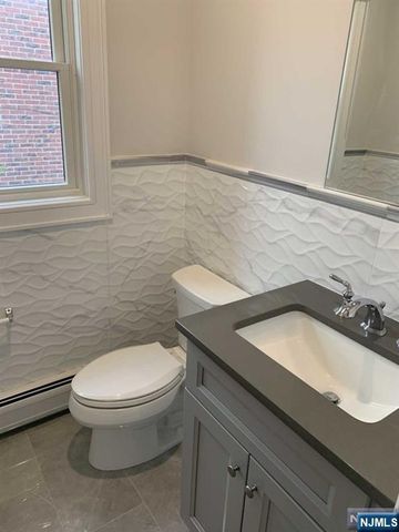 526 Glen Avenue A, Palisades Park, NJ 07650