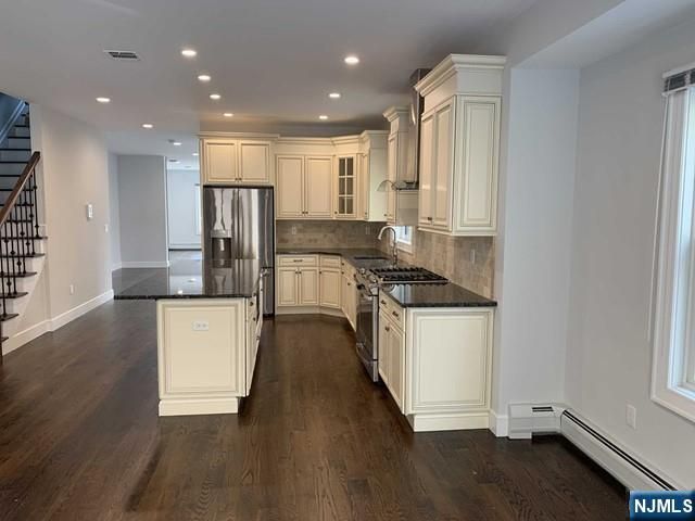 526 Glen Avenue A, Palisades Park, NJ 07650