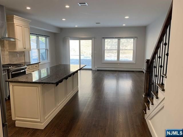 526 Glen Avenue A, Palisades Park, NJ 07650