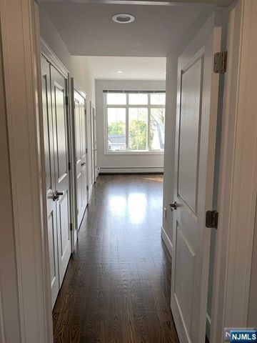 526 Glen Avenue A, Palisades Park, NJ 07650