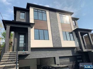 526 Glen Avenue A, Palisades Park, NJ 07650
