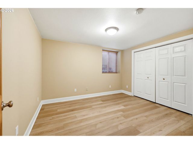 3332 Se COLT Dr, Portland, OR 97202