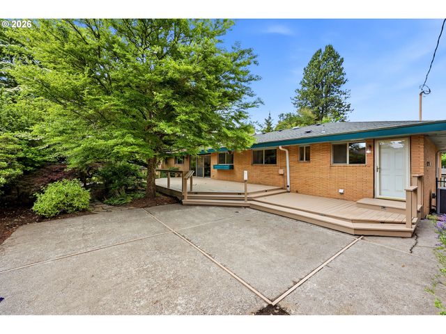 3332 Se COLT Dr, Portland, OR 97202