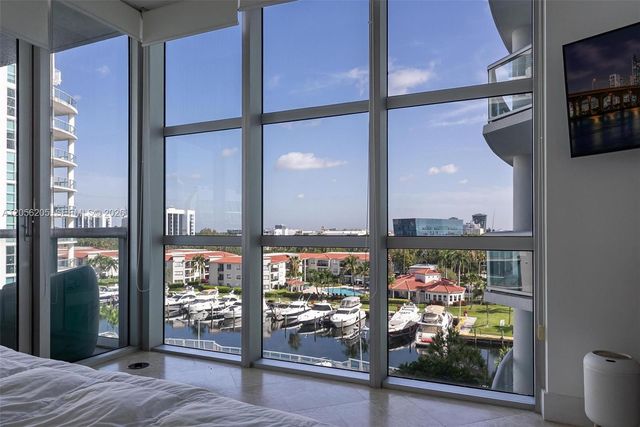 3131 NE 188th St 2-705, Aventura, FL 33180