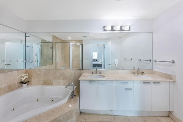 3131 NE 188th St 2-705, Aventura, FL 33180