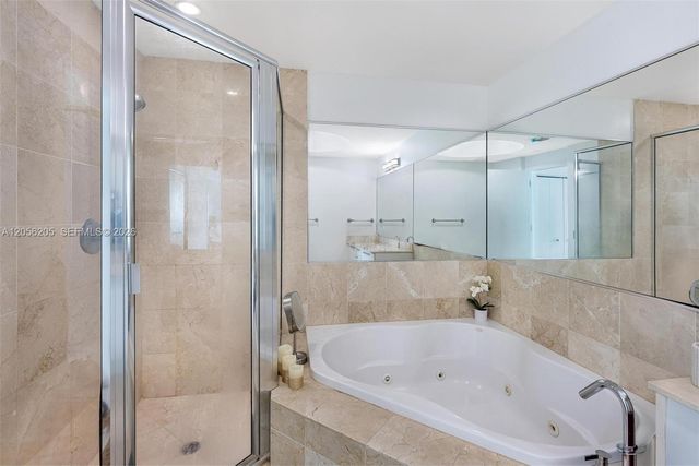 3131 NE 188th St 2-705, Aventura, FL 33180