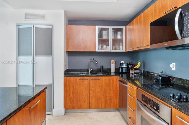 3131 NE 188th St 2-705, Aventura, FL 33180