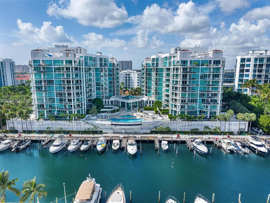 3131 NE 188th St 2-705, Aventura, FL 33180