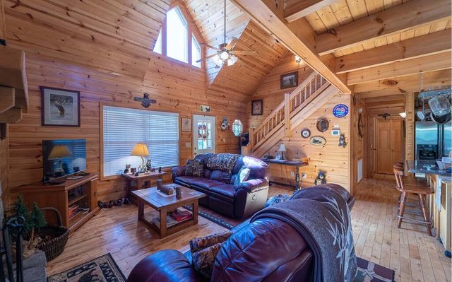 139 Gladys Lane, Young Harris, GA 30582