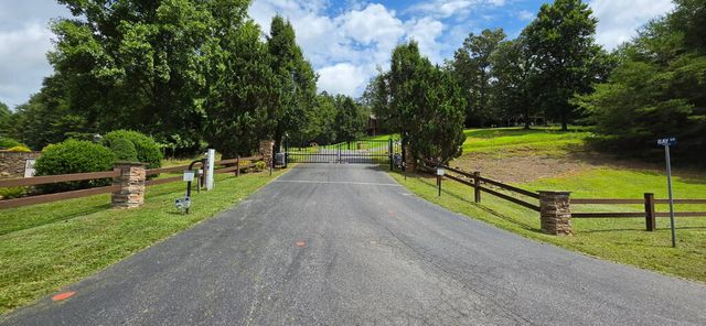 139 Gladys Lane, Young Harris, GA 30582