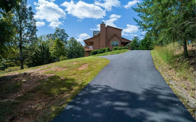 139 Gladys Lane, Young Harris, GA 30582