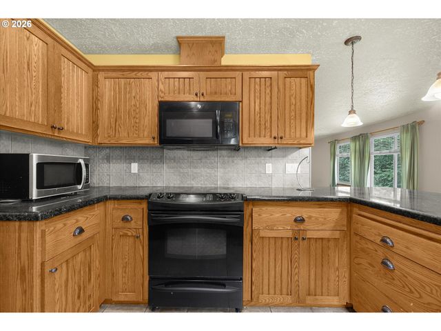21804 Se SHADE TREE Ln, Sandy, OR 97055