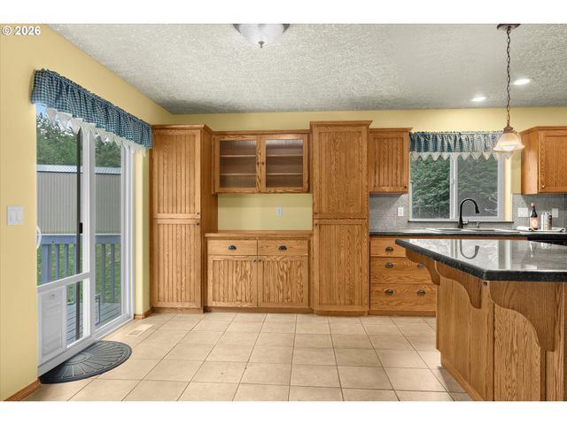 21804 Se SHADE TREE Ln, Sandy, OR 97055