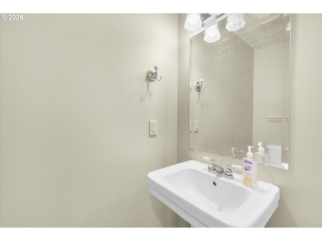 21804 Se SHADE TREE Ln, Sandy, OR 97055
