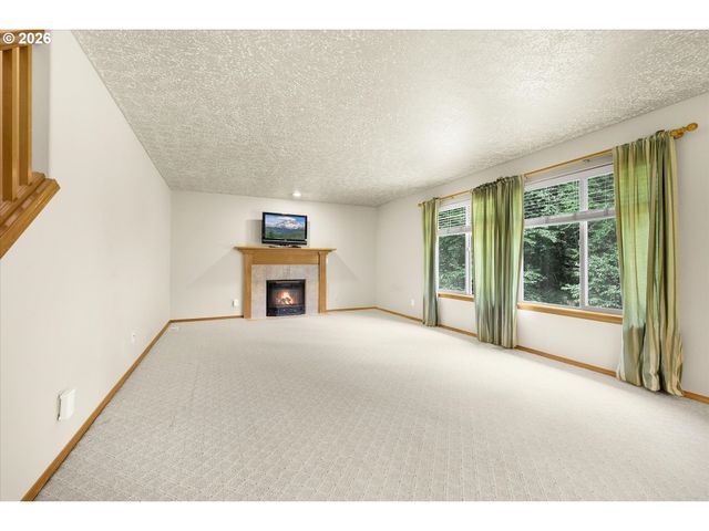 21804 Se SHADE TREE Ln, Sandy, OR 97055