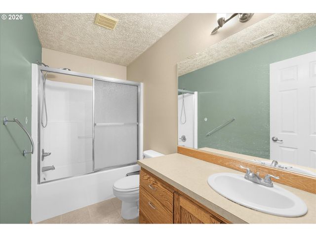 21804 Se SHADE TREE Ln, Sandy, OR 97055