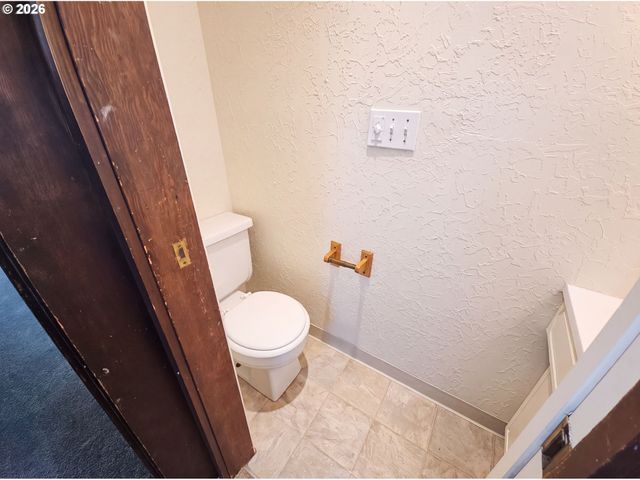 1011 ALMADEN St, Eugene, OR 97402