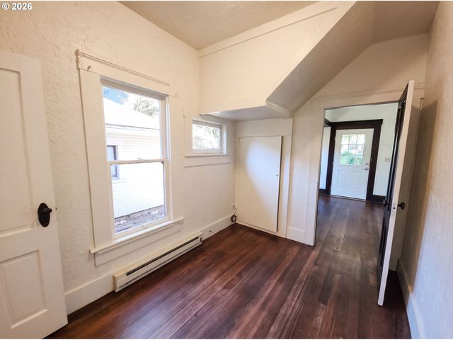 1011 ALMADEN St, Eugene, OR 97402