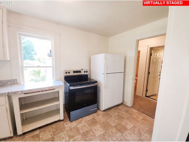 1011 ALMADEN St, Eugene, OR 97402