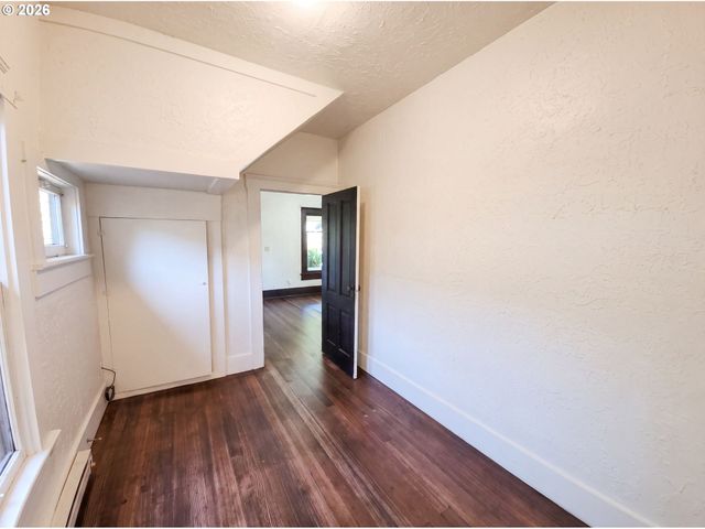 1011 ALMADEN St, Eugene, OR 97402