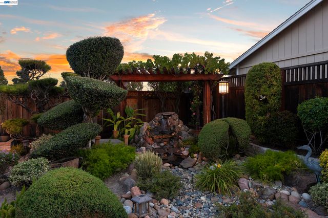 2954 Martin Ave, Pleasanton, CA 94588