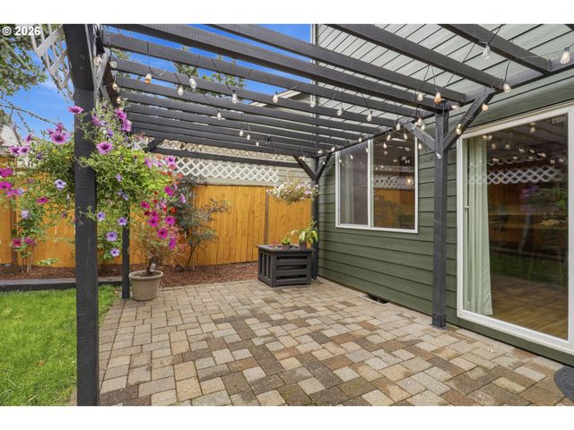 19100 Arletha Ct, Sandy, OR 97055