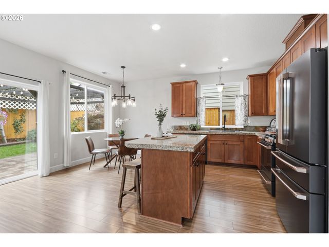 19100 Arletha Ct, Sandy, OR 97055
