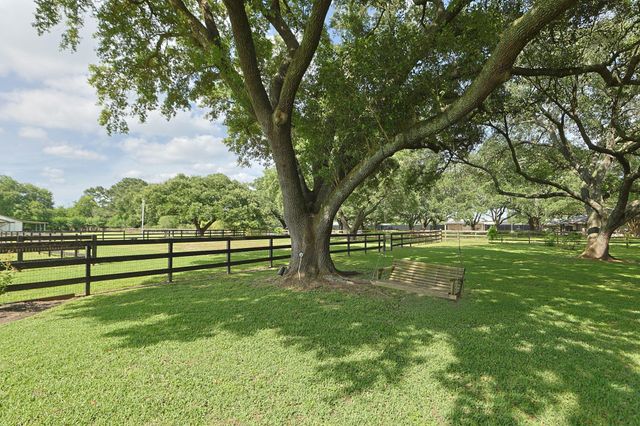 17514 Queenslake Drive, Cypress, TX 77429