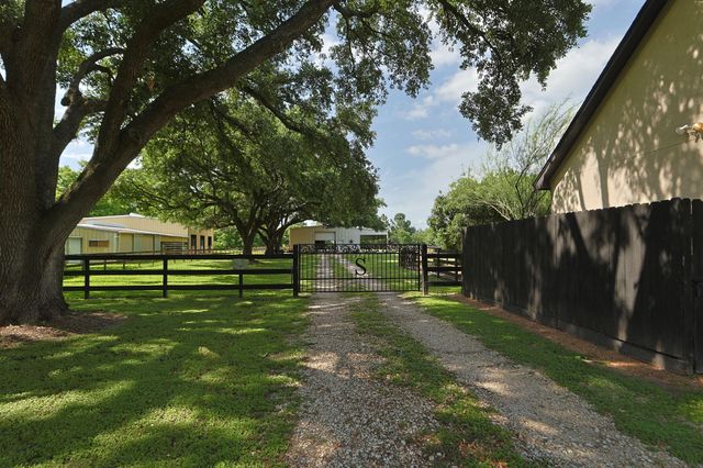 17514 Queenslake Drive, Cypress, TX 77429