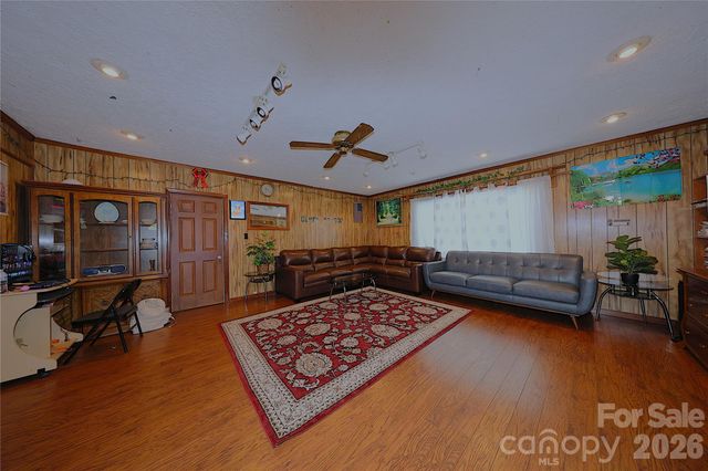 104 Pinetree Drive, Matthews, NC 28104