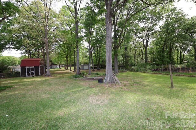 104 Pinetree Drive, Matthews, NC 28104