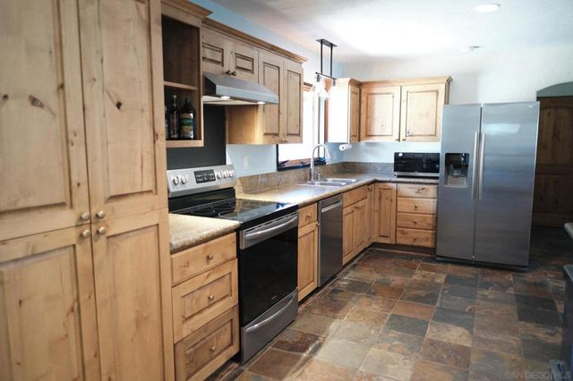 26327 N Broadway, Escondido, CA 92026