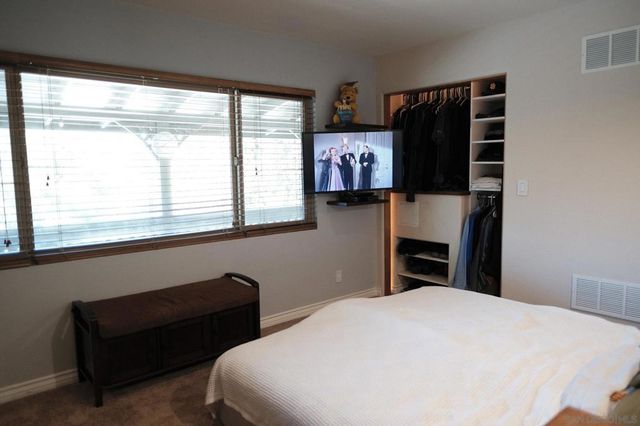 26327 N Broadway, Escondido, CA 92026