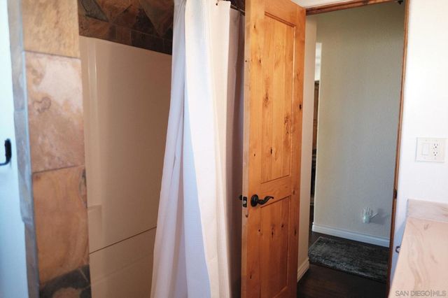 26327 N Broadway, Escondido, CA 92026