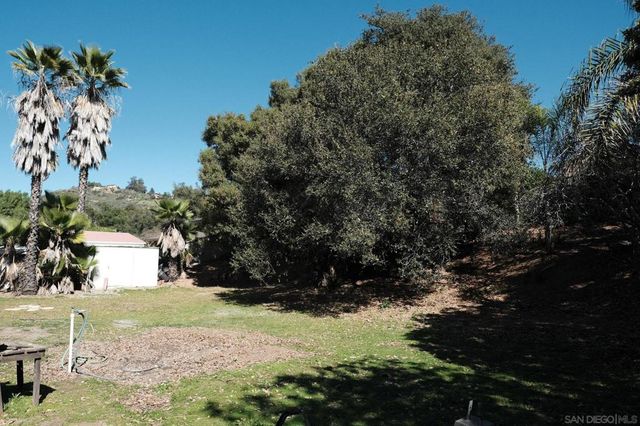 26327 N Broadway, Escondido, CA 92026