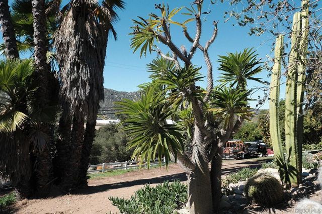 26327 N Broadway, Escondido, CA 92026